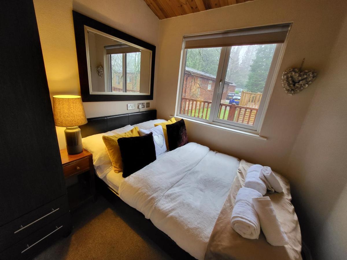 Cheerful 3 Bedroom Lodge At White Cross Bay Windermere Eksteriør bilde
