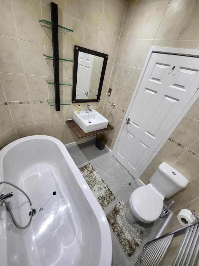 Cheerful 3 Bedroom Lodge At White Cross Bay Windermere Eksteriør bilde