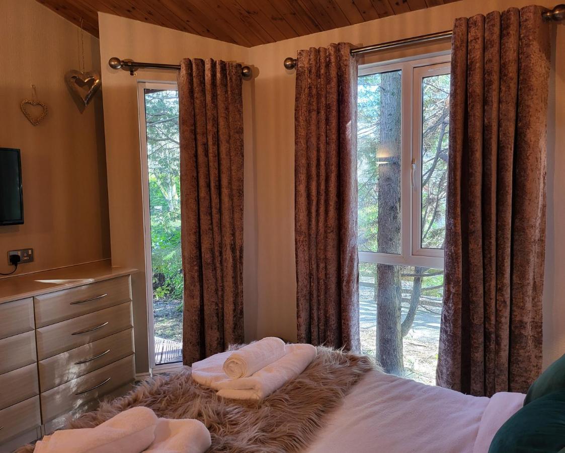 Cheerful 3 Bedroom Lodge At White Cross Bay Windermere Eksteriør bilde