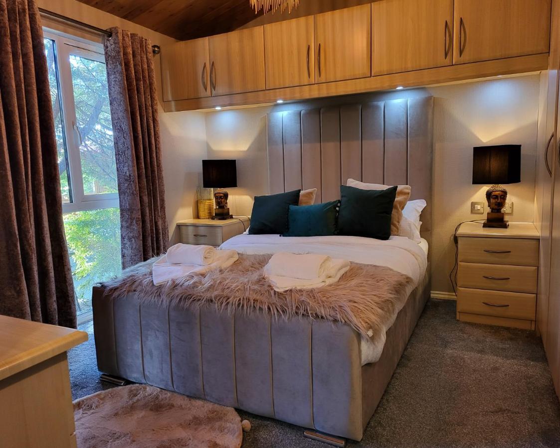 Cheerful 3 Bedroom Lodge At White Cross Bay Windermere Eksteriør bilde