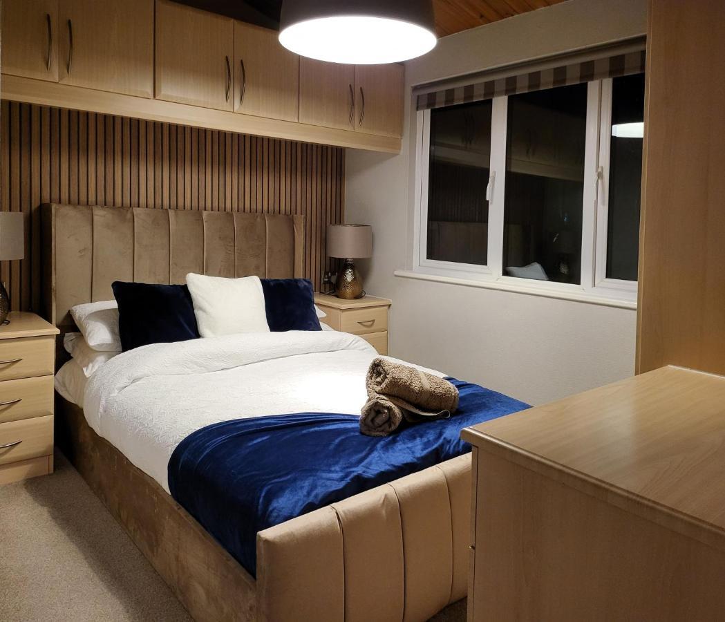 Cheerful 3 Bedroom Lodge At White Cross Bay Windermere Eksteriør bilde