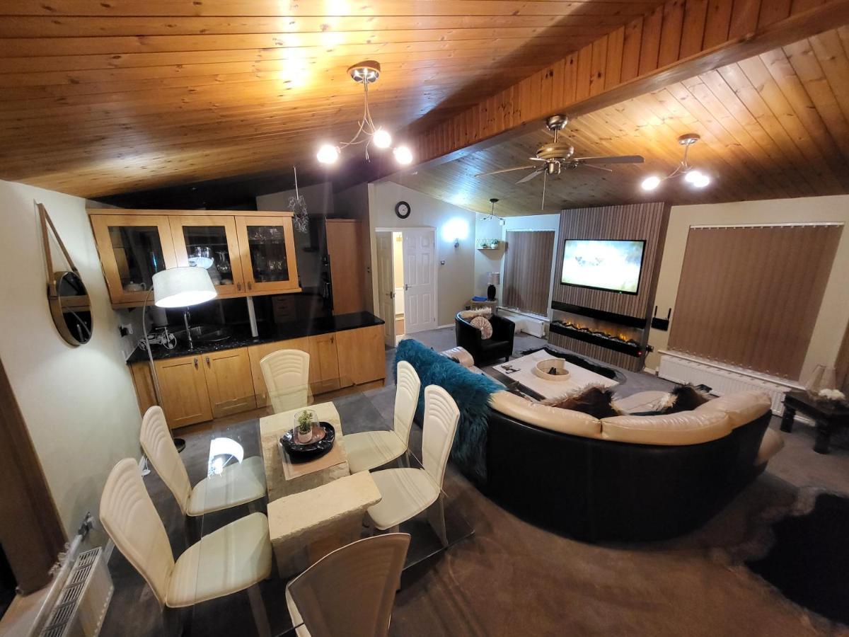 Cheerful 3 Bedroom Lodge At White Cross Bay Windermere Eksteriør bilde