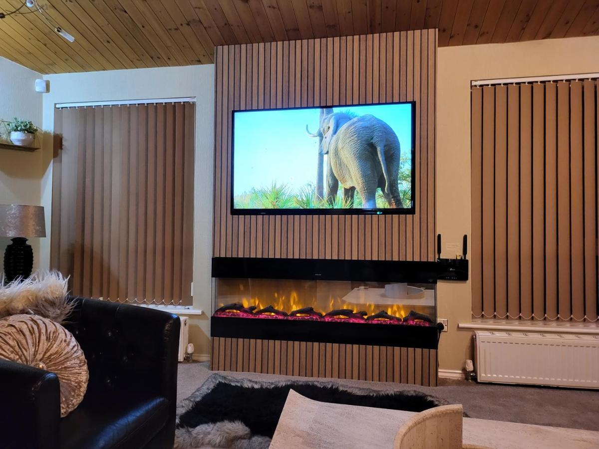 Cheerful 3 Bedroom Lodge At White Cross Bay Windermere Eksteriør bilde