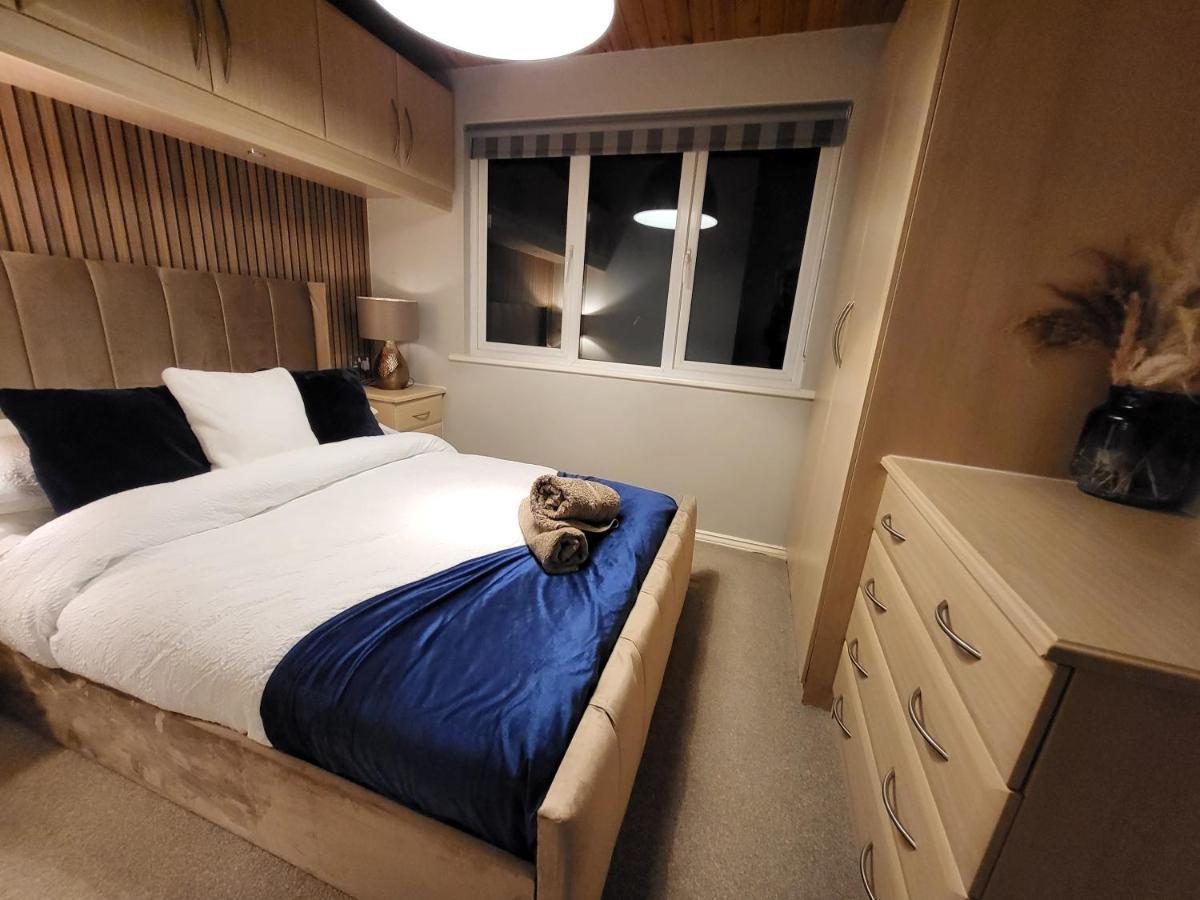 Cheerful 3 Bedroom Lodge At White Cross Bay Windermere Eksteriør bilde