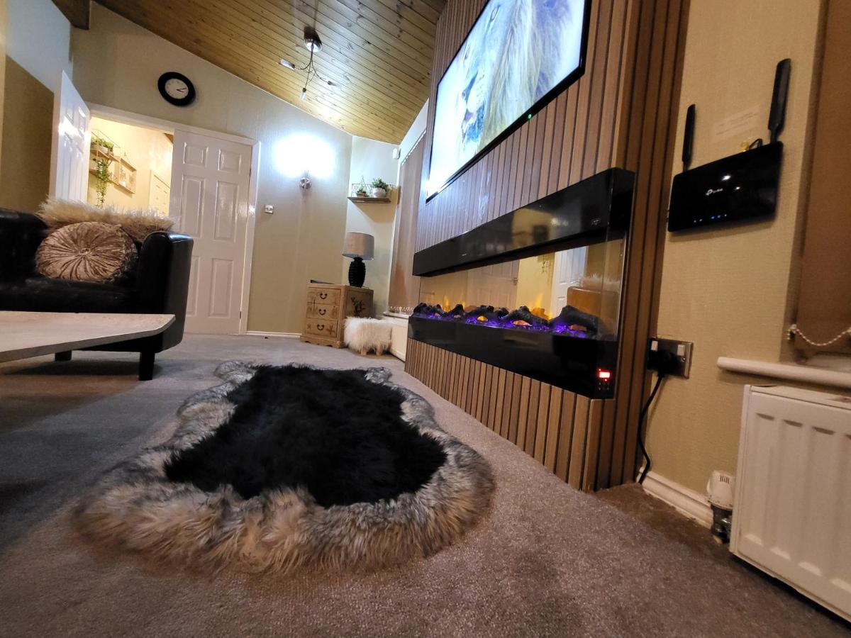 Cheerful 3 Bedroom Lodge At White Cross Bay Windermere Eksteriør bilde